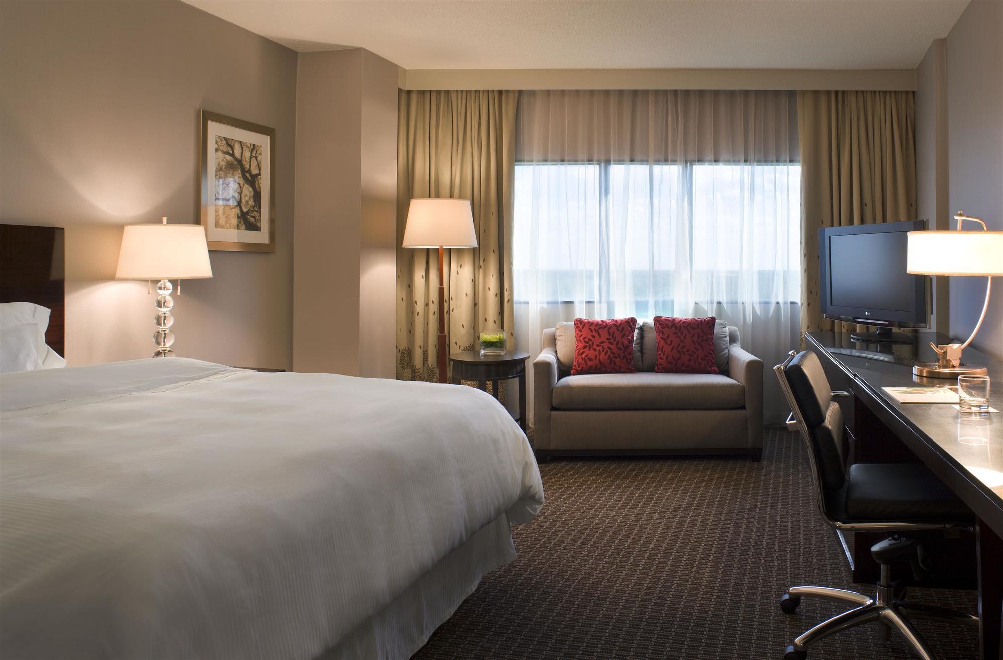 Готель The Westin Southfield Detroit Номер фото
